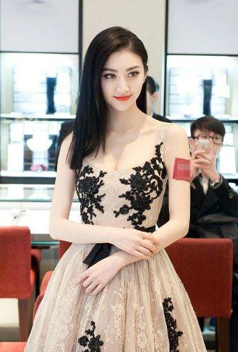最新美女日常生活，时尚、健康与魅力的完美结合